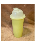 Vintage Tupperware Pale Yellow Quick Shake 16oz Blender Cup (844-10) - £14.03 GBP