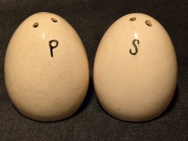 Vintage Ceramic Eggs Salt &amp; Pepper Shaker Set - Farmhouse Country Chickens - $7.90