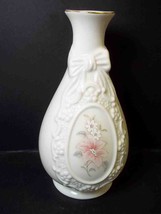 Cameo Ribbon Bud Vase Royal Heritage Collection - Porcelain with Floral ... - $5.37