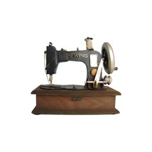 Zaer Ltd. Vintage Style Decorative 1920s Design Sewing Machine Box (Design 3) - £35.16 GBP