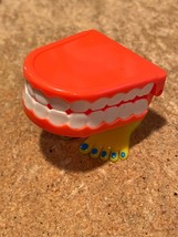 Wind Up Chattering Teeth w/Feet *Pre Owned/Nice Condition* ccc1 - $11.99
