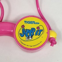 Vintage 1991 Tiger Toys Jump It Jump Rope Pink + Yellow Digital Counter Works - £44.33 GBP