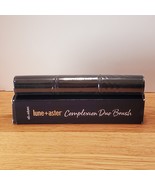 Lune+Aster Complexion Duo Brush - $592.36 MXN