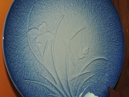 Japanese Arita 10.75&quot; Blue Orchid embossed Plate / Platter / Charger Mansen - $24.01 CAD