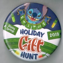 Disney Springs Stitches Holiday Gift Hunt 2019 Pin Back Button Pinback - £18.95 GBP