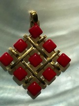 Vintage Goldtone Tic Tac Toe Criss Cross with Red Plastic Squares Pendant – 1.75 - £8.34 GBP