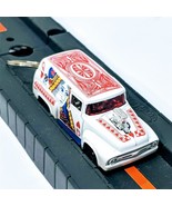Hot Wheels HW Art Cars &#39;56 Ford F-100 Queen of Hearts Playing Card Keychain - £8.62 GBP
