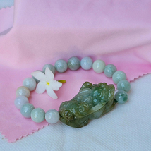 Burmese Carved Pixie Jade Bracelet Light Green Lingzhi Mushroom Bead Size 9.5 mm - £65.39 GBP