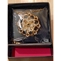 Avon 2019 Garden Party Flower Necklace Gold Tone Floral Pendant Spring NIB - $249.38 MXN
