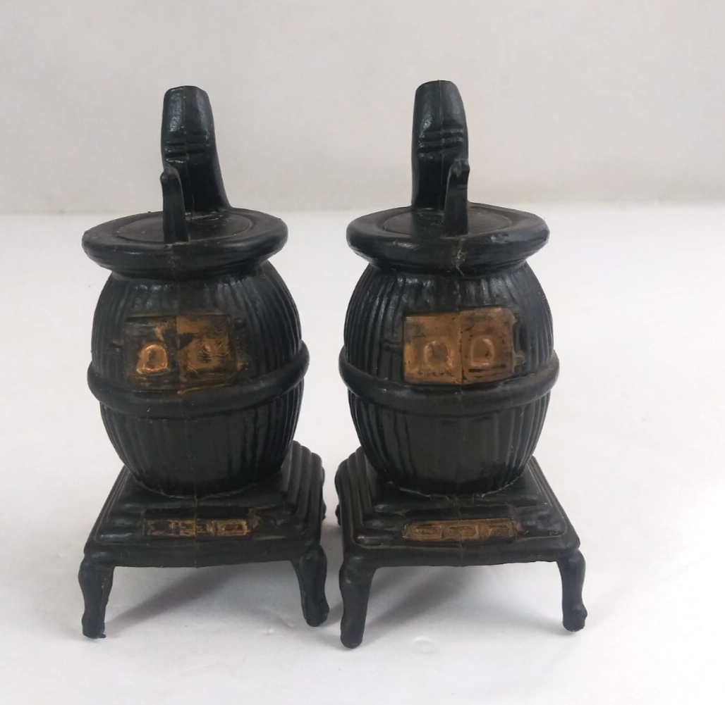 Vintage ArtMark Potbelly Stove Plastic 4&quot; Salt &amp; Pepper Shakers - $7.75
