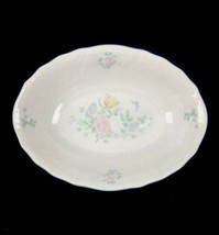 Royal Doulton Valencia The Moselle Collection 1144 1983 Oval Vegetable Bowl - $37.37