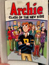 Archie Clash Of The New Kids Book 2012 (First Page Signed By Alex Simmon... - $14.99