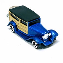 Maisto Fresh Metal Blue and Tan 1932 Ford Wagon 1:64 Diecast Keychain Gi... - $200.75 MXN