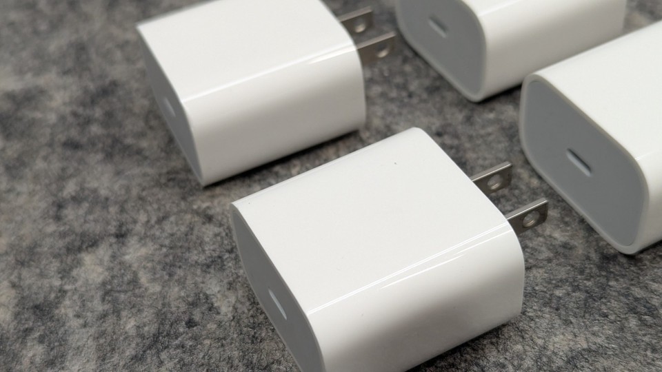 Lot of 4  Apple 20W USB-C Power Adapter iPhone Charger Type C - A2305/A2935 Item image 13