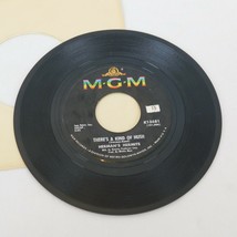 Herman&#39;s Hermits Kind of Hush b/w No Milk Today 7&quot; Vinyl 45 rpm Record 1967 Pop - £7.79 GBP