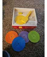 VTG 1971 FISHER PRICE MUSIC BOX RECORD PLAYER #995 WITH 4 RECORDS. Works - $54.45