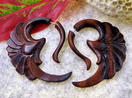 Flower Fake Gauges Earrings Curls  Brown Wood  Faux Gauges Woman&#39;s Split Gauges - £15.98 GBP