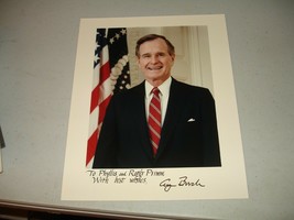 George H.W. Bush Signed Photo - 8&quot; x 10&quot; EX Condition, Personalized - £102.84 GBP