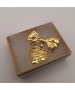 Avon &quot;I love you, Grandmother&quot; gold tone brooch - $13.50