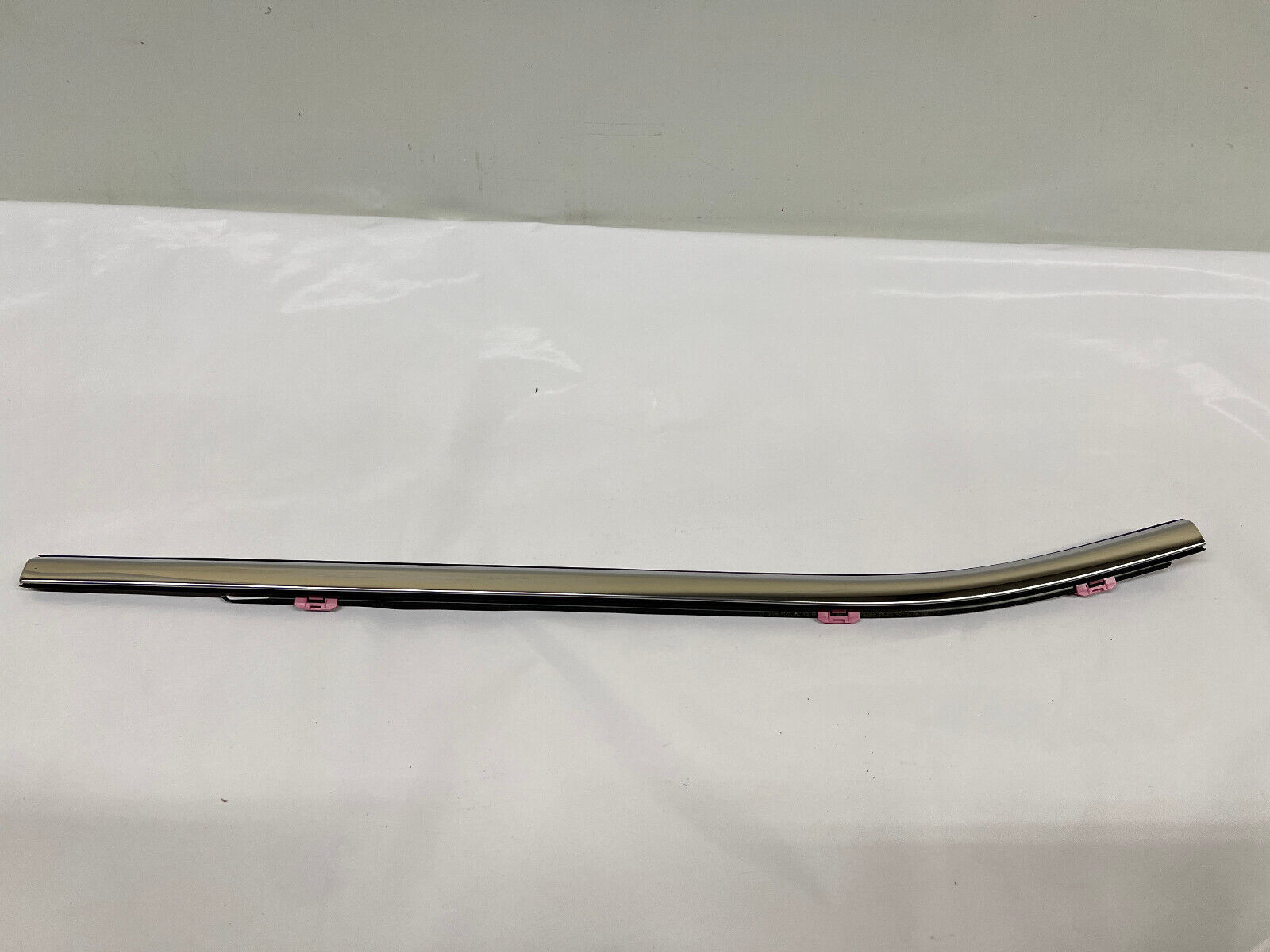 84842450  2019 2020 2021 2022 2023 gmc sierra rear left door belt moldin... - $100.00