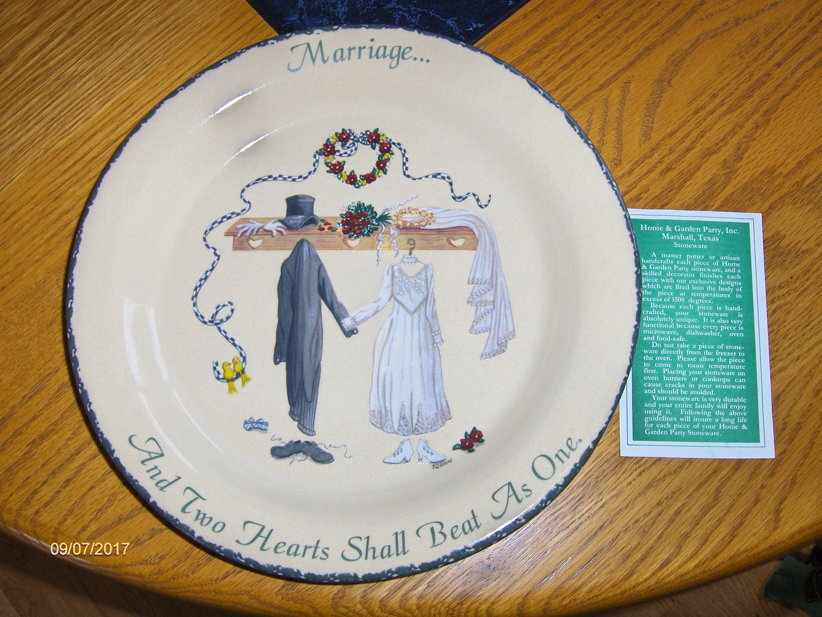 Home & Garden Party 2001 Marriage And Two Hearts Shall Beat As One Pie Dish - $39.97