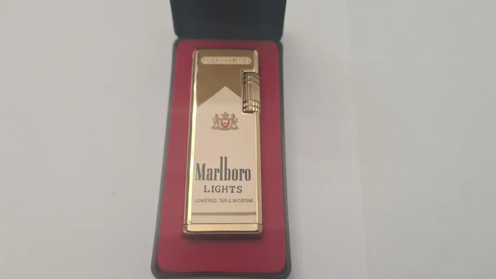 marlboro light cigarettes metal lighter - $40.99 CAD