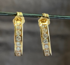 14K Yellow Gold Half Moon Earrings 2.2g Fine Jewelry Clear Stone Push Back - £150.24 GBP