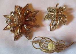 Vintage Costume Jewelry lot Brooch Pin  Leaf Flower Gold tone no rhinestones - £27.97 GBP