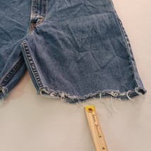 Levi's 550 Relaxed Fit Women's Blue Cotton Denim Jeans Cutting In Shorts (34×7) image 4