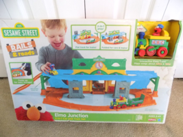 New--Hasbro Sesame Street Rails &amp; Roads Elmo Junction 2 in 1 Car And Tra... - £58.38 GBP