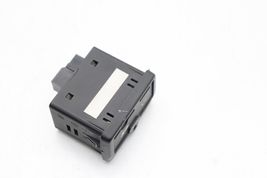 14-17 FIAT 500L AUX USB PORT SD CARD READER E3619 image 5