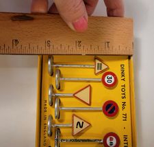 International Road Signs Dinky Toys No. 771 1:43 Scale Models in Original Box image 7