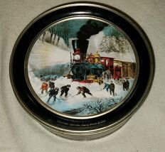 VTG 10 Inch Currier &amp; Ives Metal Tin American Railroad Snow Bound 1996 S... - $14.99