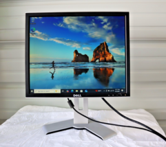 Dell 1907FPc 19&quot; LCD Monitor 4-USB, DVI &amp; VGA Ports w/ Stand VGA cable &amp;... - $742.39 MXN