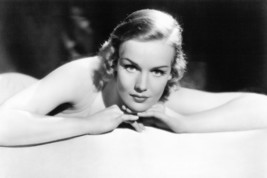Frances Farmer Striking B/W Pose On Couch 18x24 Poster - £18.86 GBP