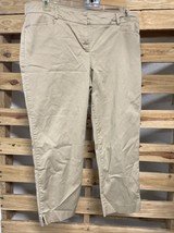 New York &amp; Co Tan Khaki Flat Front Capri Pants Woman&#39;s Size 12 Casual KG - $280.41 MXN