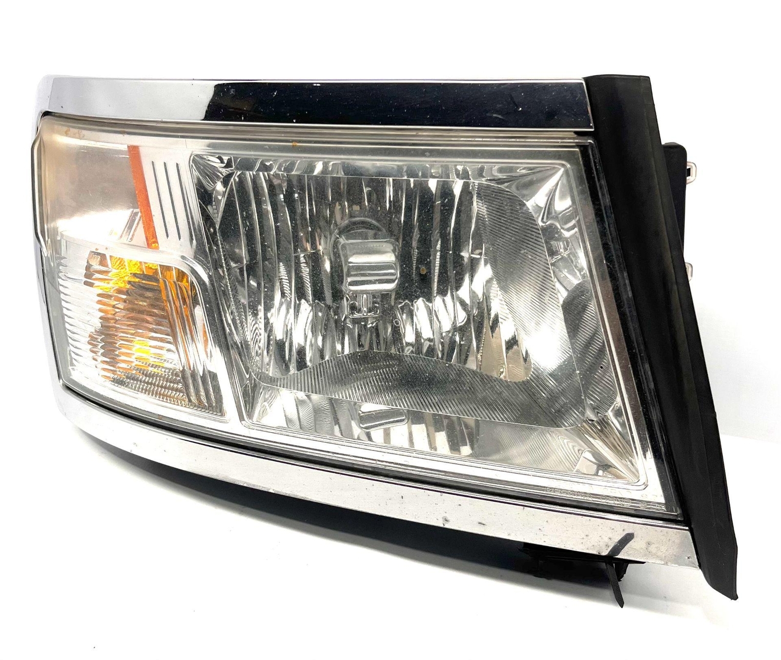 2008-2011 Dodge Dakota Right Passenger Head Light Black Bezel With Silve... - $98.95
