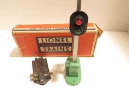 LIONEL TRAINS POST-WAR 153 BLOCK SIGNAL W/PLATE- WORKS FINE- 0/027- BXD ... - $472.15 MXN