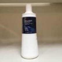 Wella Welloxon Perfect Crème Developer 20 Volume (6%) 128 oz, 1 Gal  image 8