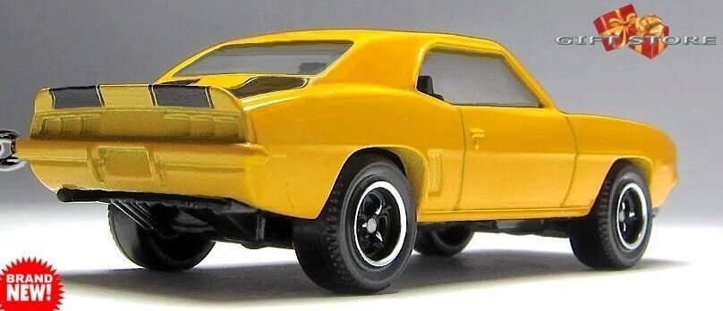 RARE KEYCHAIN 67/68/69 YELLOW BLACK CHEVY CAMARO CUSTOM GREAT GIFT & DISPLAY Item image 2