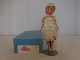 Madame Alexander Flapper Brunette in White Outfit Box #1118 Portrette Series  - $40.61
