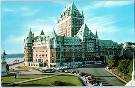 Chateau Frontenac Quebec Canada w Old Cars Vintage Postcard - £7.76 GBP