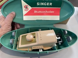VINTAGE Singer Buttonholer Sewing Machine Attachments with Templates - $332.31 MXN