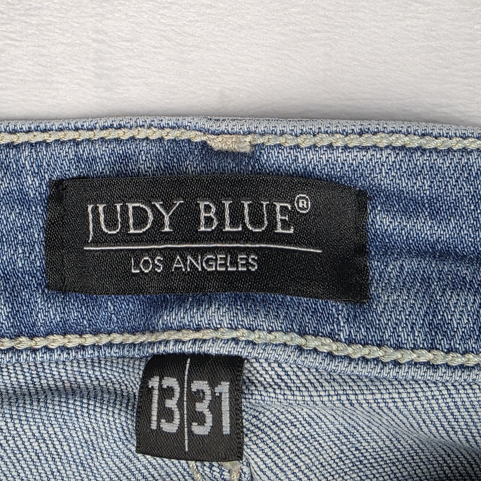 Judy Blue Jeans Womens Size 13/31 Skinny Fit Bleach Splatter Raw Hem Blue Denim Item image 4