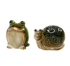 Frog and Snail Salt &amp; Pepper Shakers Daisy Garden Forest Theme Table Decor MCM - £17.50 GBP