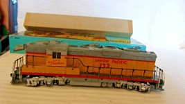 HO Scale Athearn GP-9 Diesel Locomotive Union Pacific, #132 Yellow Weathered - £95.92 GBP