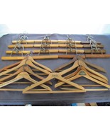 Lot of 25 Twenty Five Wood Clothes Pants Hangers Branded and Plain - €63,24 EUR
