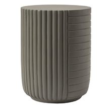 LeisureMod 14 Wide Round Side Table in Fiberstone with Ribbed Design an... - $2,294.65 MXN