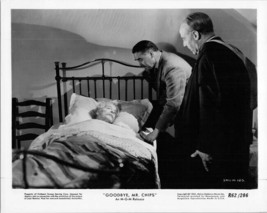 Goodbye Mr Chips original 8x10 photo 1962 re-release Robert Donat in bed - £19.64 GBP