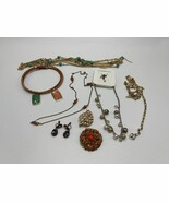 Fashion Jewelry Lot Necklaces - Brooch - $25.36 CAD